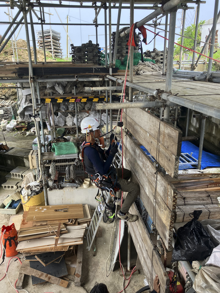 ロープ高所作業（訓練風景）